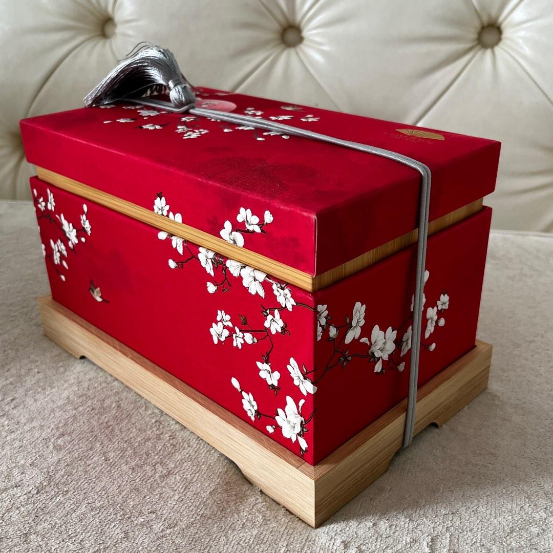 Mandarin Oriental Singapore box (new mooncake box) 2022, Women's