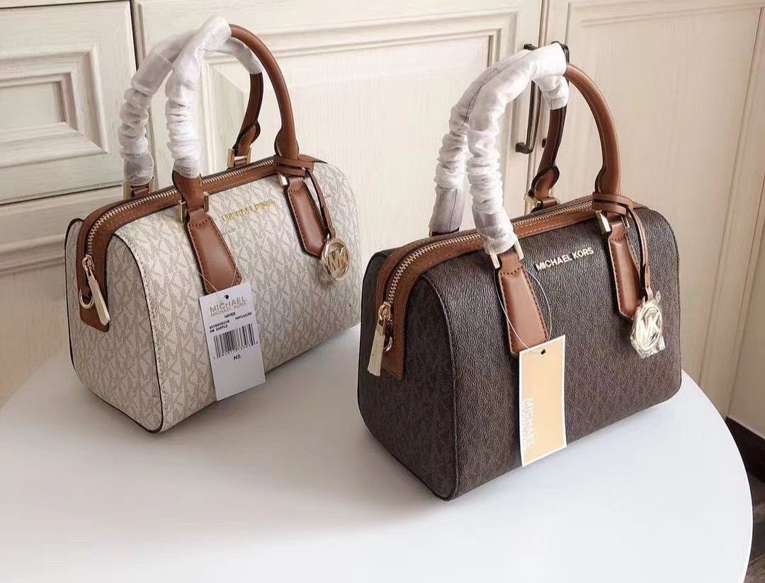 ✨ ORIGINAL Michael Kors Tote Bag - 2020, Women's Fashion, Bags & Wallets,  Purses & Pouches on Carousell