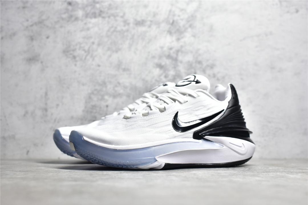 White nike clearance zoom basketball shoes