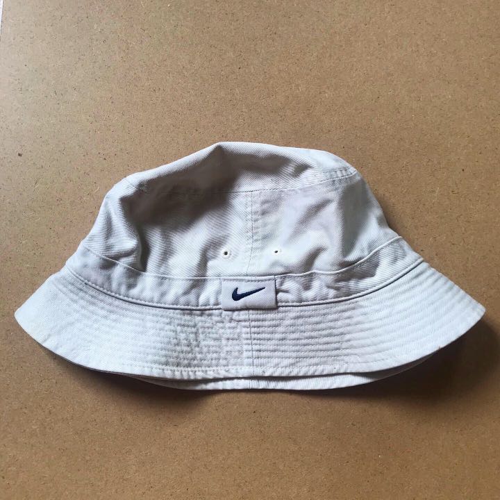 Nike cream bucket hat