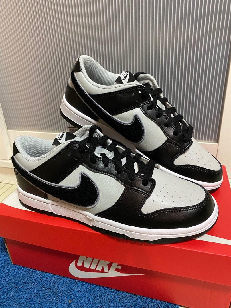 Nike Dunk Low Chenille Swoosh (Black Grey), 男裝, 鞋, 波鞋- Carousell