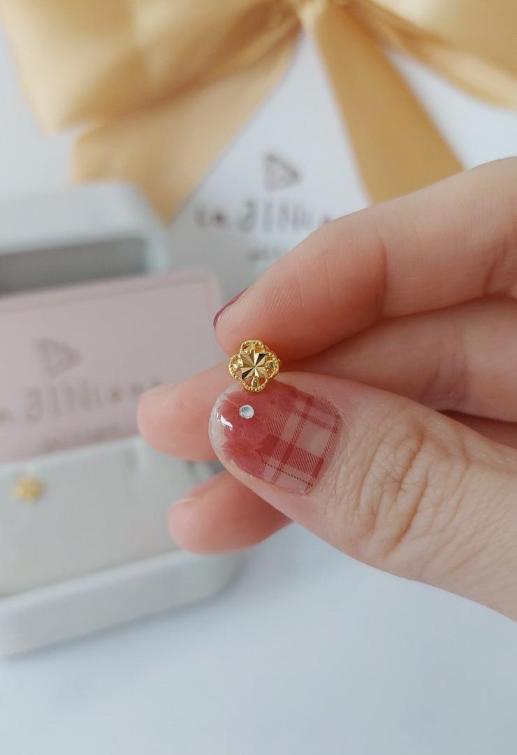 Gold stud clearance earrings 22k