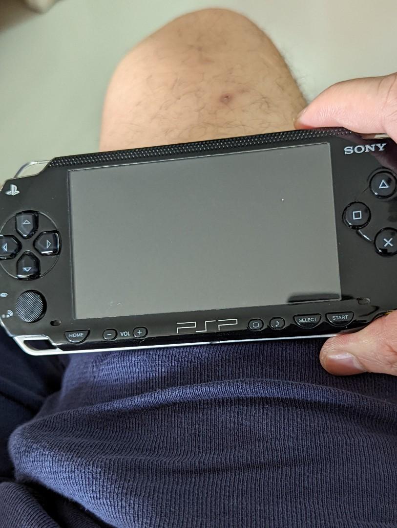 Psp 1000 faulty not turn on with new battery, Video Gaming, Video Game