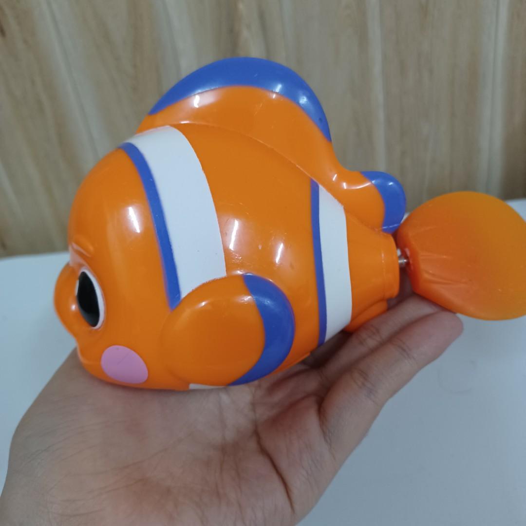 Robo Alive Junior Little Fish Battery Powered Bath Toy swimming