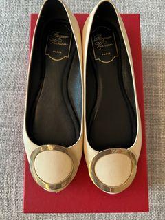 Roger Vivier Flats