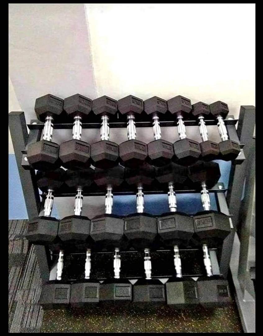 Rubberized hexagonal dumbbell promo set (Category: Weights & Dumbbells) located in Valenzuela. Submitted by carlo_023 (Listing ID 1186912441, Image 3). Description: .