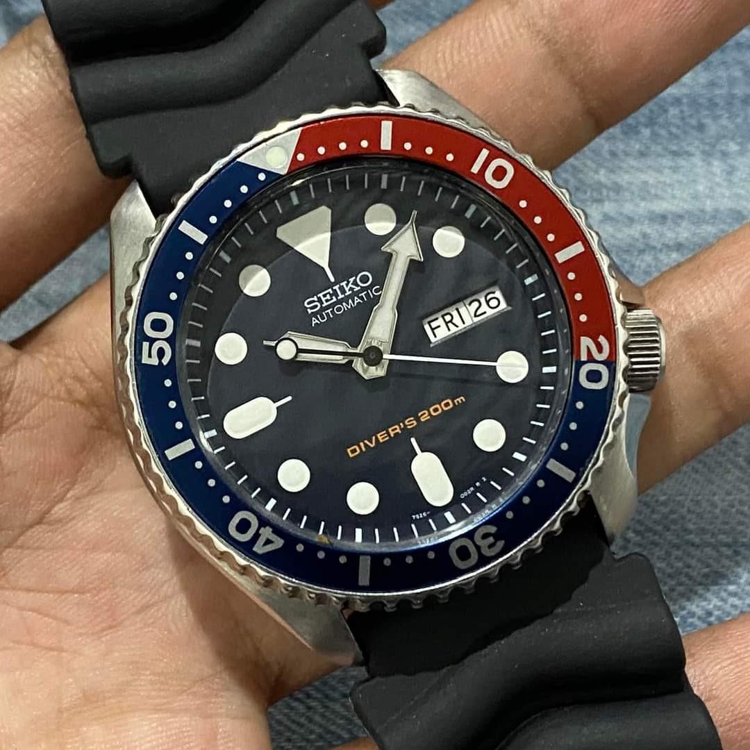 Seiko SKX009K 7S26-0020 Diver's 200 Meters Watch (Mint), Men's Fashion,  Watches & Accessories, Watches on Carousell