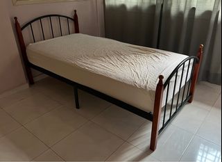 (Category: ) located in . Submitted by XsaraStuff4Sale (Listing ID 1186969700, Image 1). Description: .