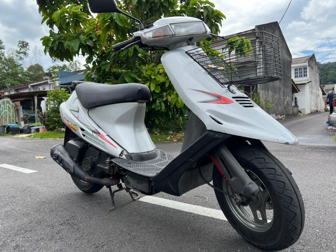 Suzuki V100, Motorbikes on Carousell