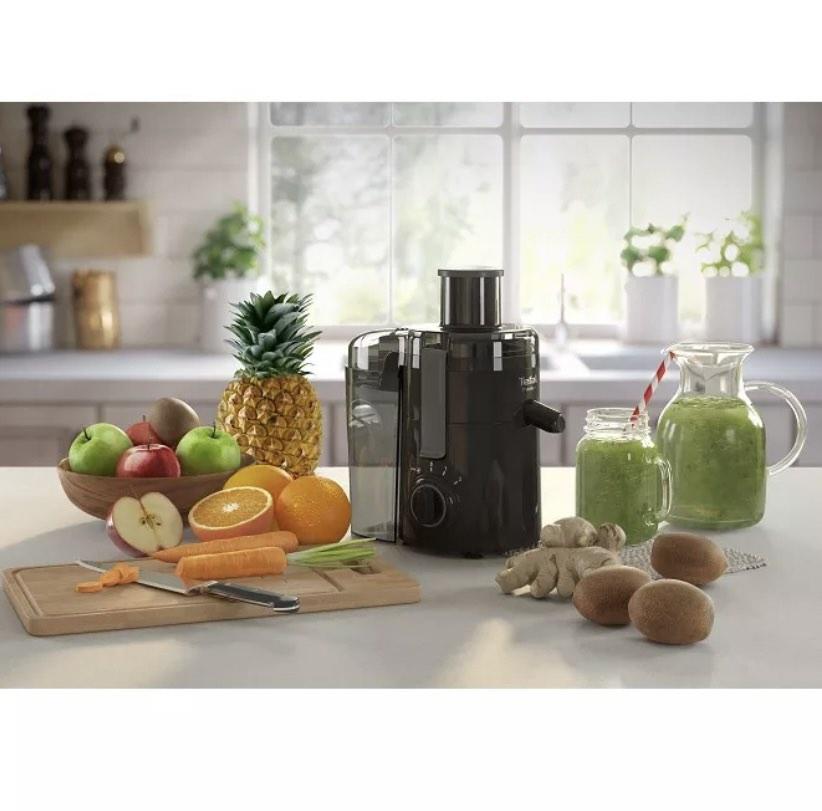 Tefal juice extractor ZE3708, TV & Home Appliances, Kitchen Appliances