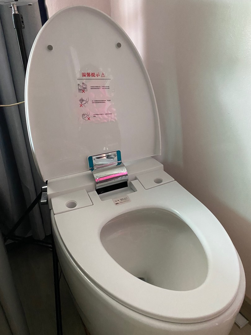 Toilet bowl, Furniture & Home Living, Bathroom & Kitchen Fixtures on