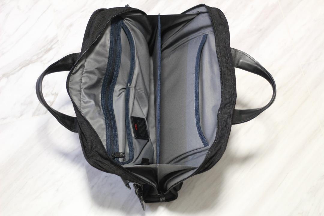 Tumi 26108D2 Alpha 2 Organizer Portfolio Brief / 17" laptop bag / 15
