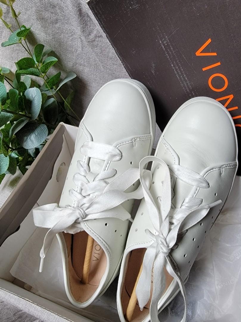 Vionic White Leather Sneakers