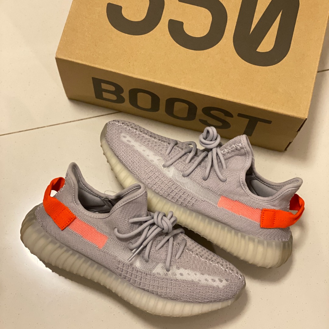 Yeezy 350 Tail Light (US8.5), Men's Fashion, Footwear, Sneakers on Carousell