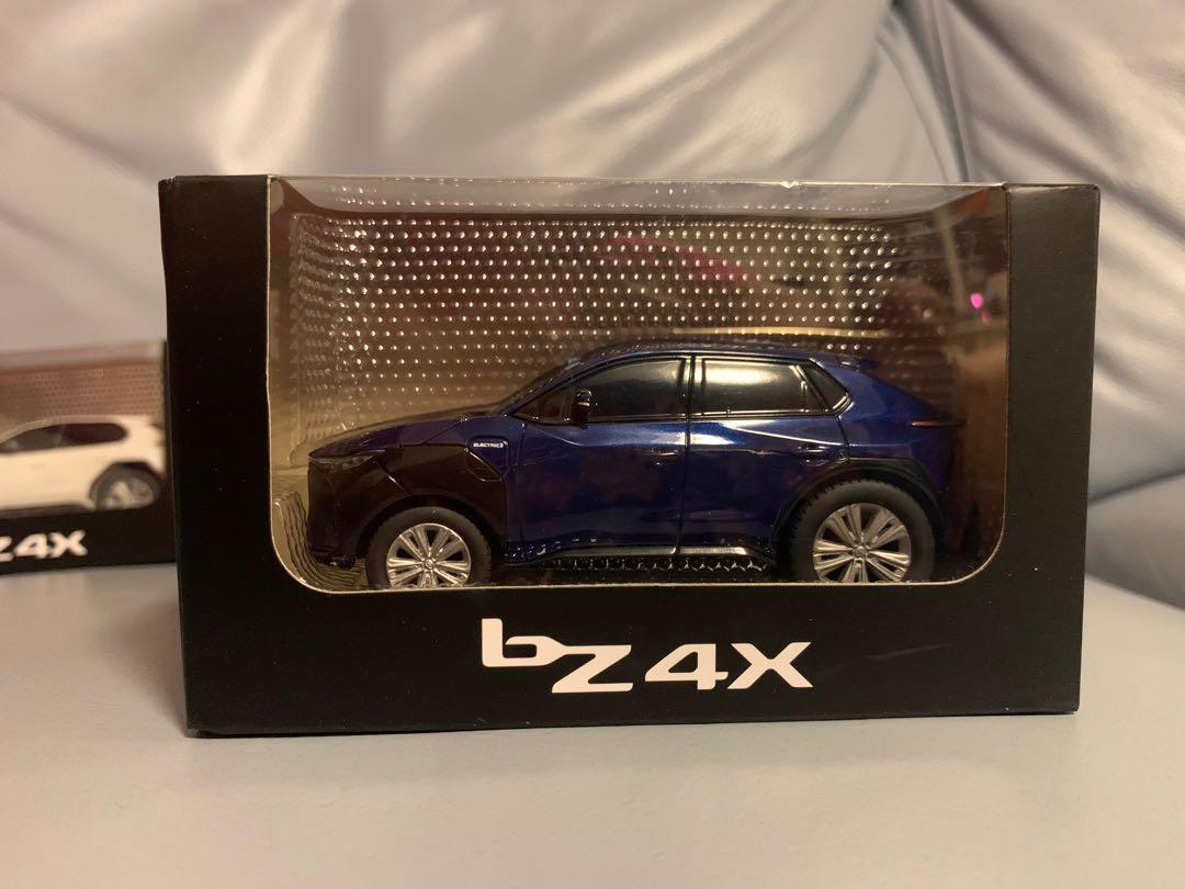トヨタ bZ4X 非売品 1/30 ミニカー カラーサンプル ダイキャスト製