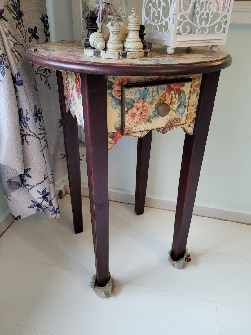 1m tall small table, Furniture & Home Living, Furniture, Tables & Sets