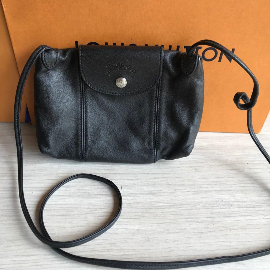 100 Authentic Longchamp cuir Black sling bag