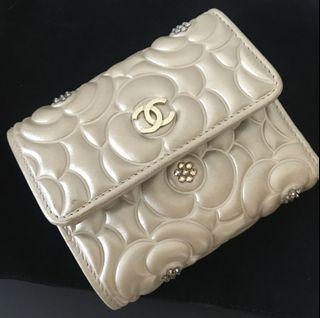 特別款 🌟Chanel 山茶花金色 水晶三折短銀包 gold camellia crystal wallet