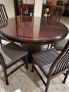 antique table EXCLUDING chairs