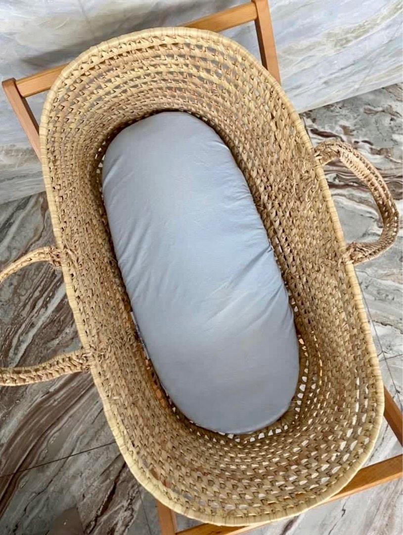 Beautiful Rattan Moses Mamas & Papas, 兒童＆孕婦用品, 兒童傢具, 兒童傢具 嬰兒床 Carousell