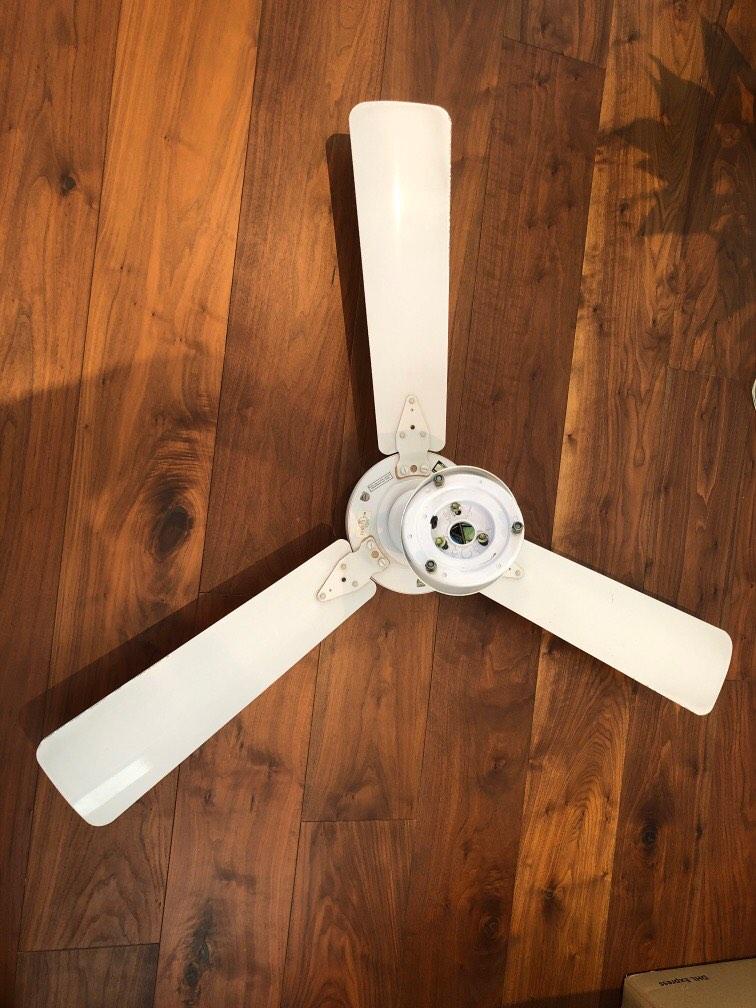 Ceiling Fan USED, Furniture & Home Living, Lighting & Fans, Fans on