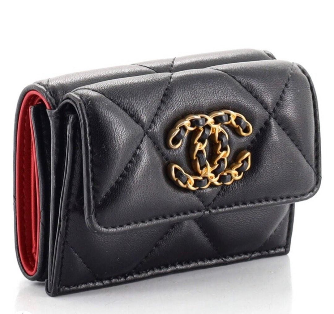 Black Chanel 19 Trifold Flap Compact Wallet – Designer Revival