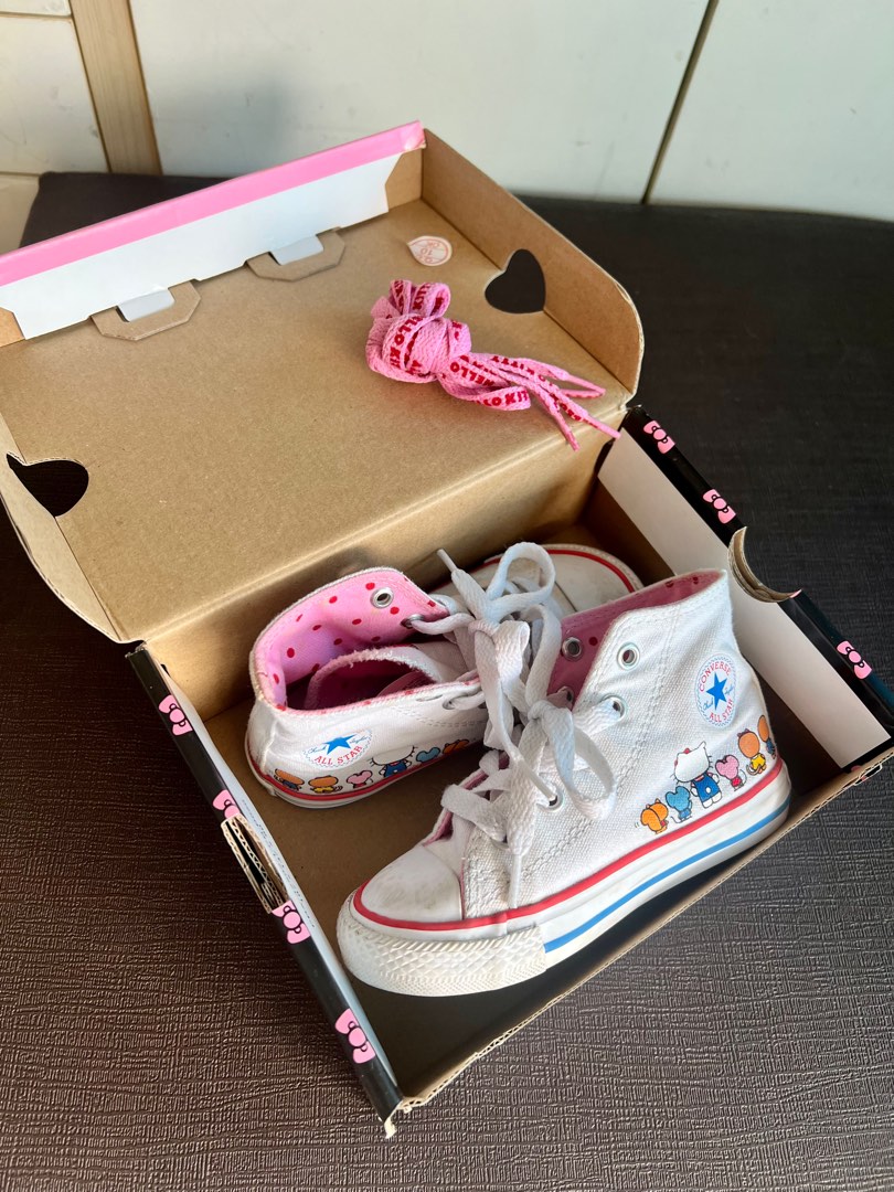 Girls converse hello kitty online