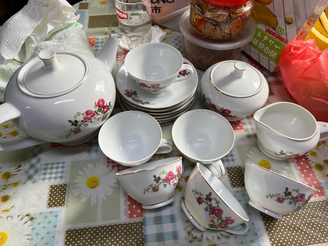 Floral Teapot Full Sets, Hobbies & Toys, Memorabilia & Collectibles