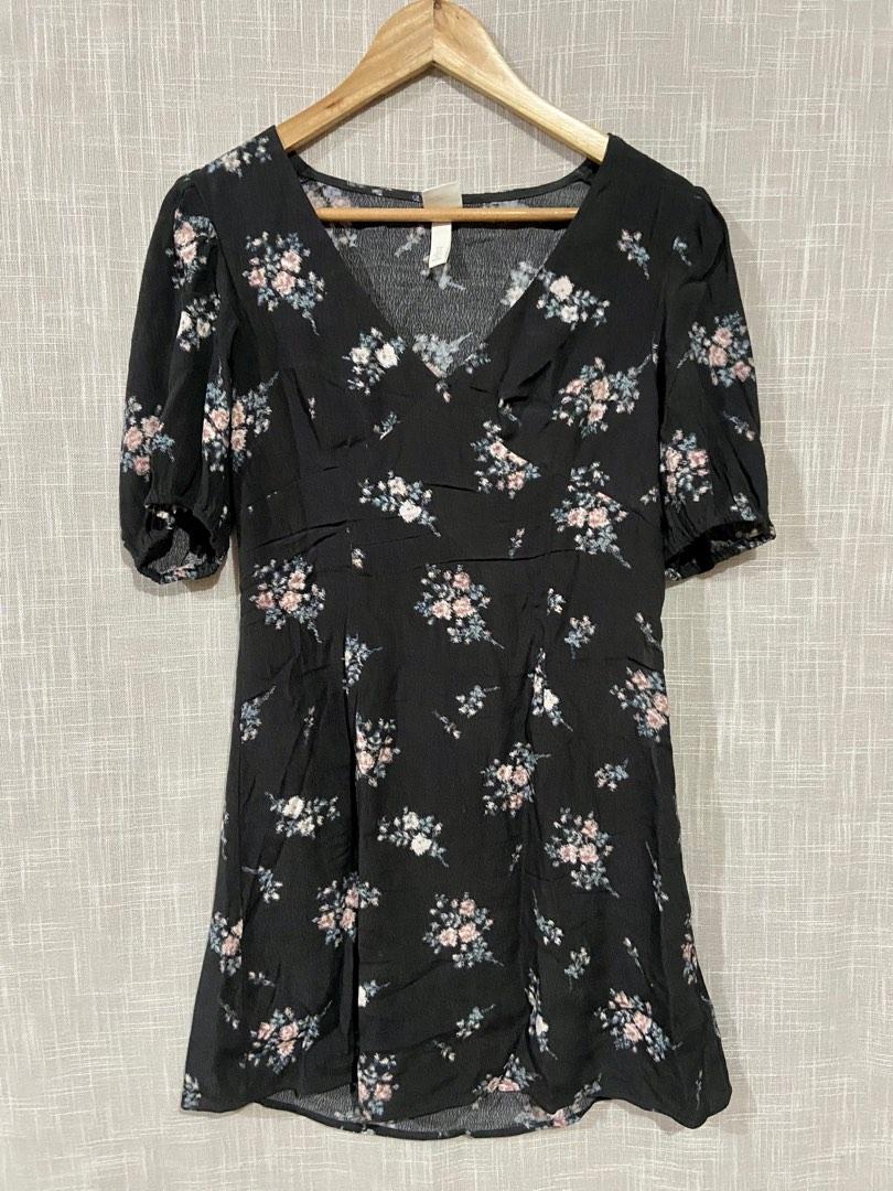 H&M Puff Sleeve Dress (Category: Dresses) located in Bacolod City. Submitted by katcss (Listing ID 1187070249, Image 1). Description: PLEASE READ the following before MAKING AN OFFER 😊 🚫 LAST PRICE POSTED! 🚫SHIPPING FEE NOT INCLUDED 🚫1 DAY RESERVATION ONLY 🚫NO JOY RESERVERS 🚫 NO LOWBALLERS PLEASE, IF YOU THINK THE PRICE IS UNREASONABLE, THEN DON'T BUY THE ITEM 🚫 THE CONDITION IS GOOD, REGARDLESS OF THE DATE IT WAS BOUGHT, OTHERWISE IT WILL