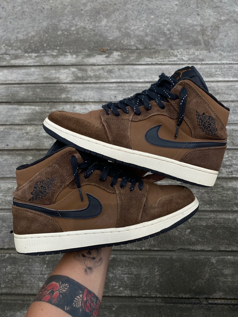 Jordan 1 Mid Dark Chocolate, Men's Fashion, Footwear, Sneakers on Carousell