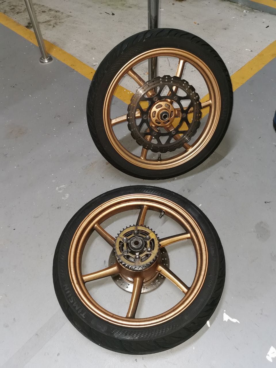 Kawasaki KRR rcb sp522 rim with tyre / kr, Motorcycles, Motorcycle