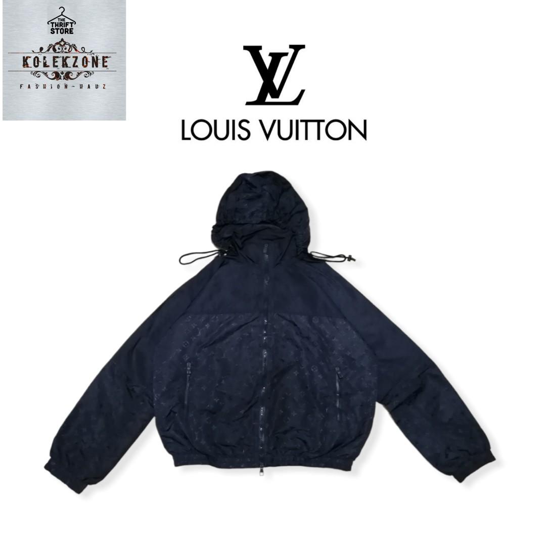Louis Vuitton [LV] Raincoat Jacket high quality, Men's Fashion, Coats,  Jackets and Outerwear on Carousell