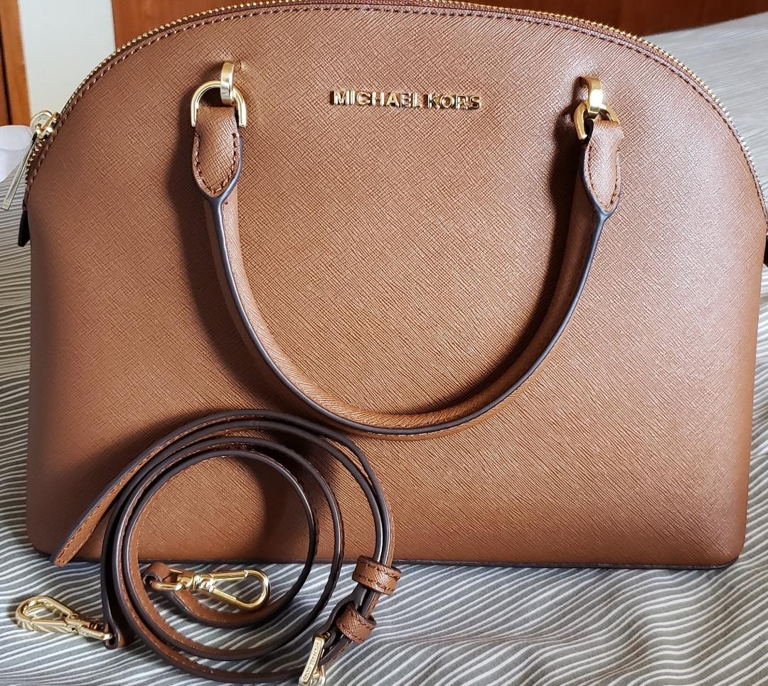 BRAND NEW) MICHAEL KORS EMMY DOME SAFFIANO LEATHER BAG WITH STRAP, Luxury,  Bags & Wallets on Carousell