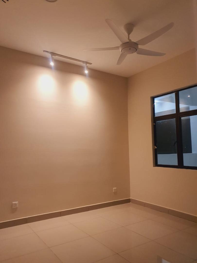 NEW CORNER UNIT! VResidensi 5, Selayang 3R3R2Carpark Semi Furnish