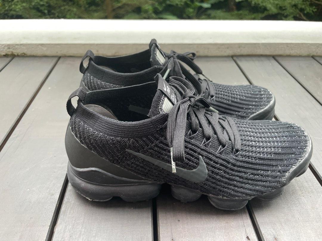 Nike Air Vapormax triple black 7.5 Men s Fashion Footwear