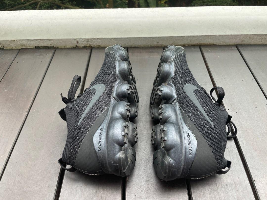 Nike Air Vapormax triple black 7.5 Men s Fashion Footwear