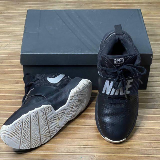 Nike team sale hustle 43