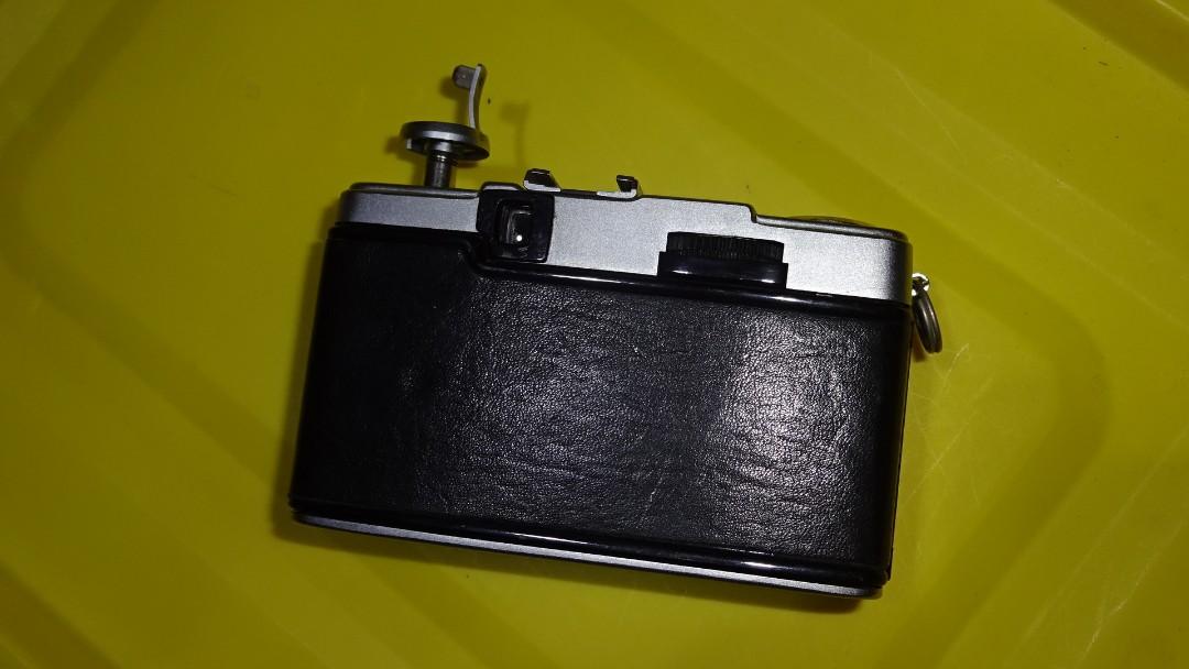 Olympus Pen EES3 Film Camera (Category: Cameras) located in Paranaque City. Submitted by kutoi.ancheta (Listing ID 1187234518, Image 2). Description: Olympus Pen EES3 Film Camera Lens Olympus D.Zuiko 1:3.5 f28mm made in Japan no batteries needed ₱1500 condition: meter not functioning! sticky shutter release! Auto & Manual aperture mode - sticky shutter release! pros ✔film advance ✔Aperture dial ✔film speed dial ✔film rewind lever film chamber, 8/