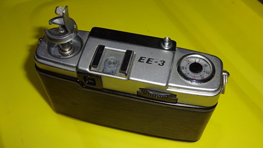 Olympus Pen EES3 Film Camera (Category: Cameras) located in Paranaque City. Submitted by kutoi.ancheta (Listing ID 1187234518, Image 3). Description: Olympus Pen EES3 Film Camera Lens Olympus D.Zuiko 1:3.5 f28mm made in Japan no batteries needed ₱1500 condition: meter not functioning! sticky shutter release! Auto & Manual aperture mode - sticky shutter release! pros ✔film advance ✔Aperture dial ✔film speed dial ✔film rewind lever film chamber, 8/