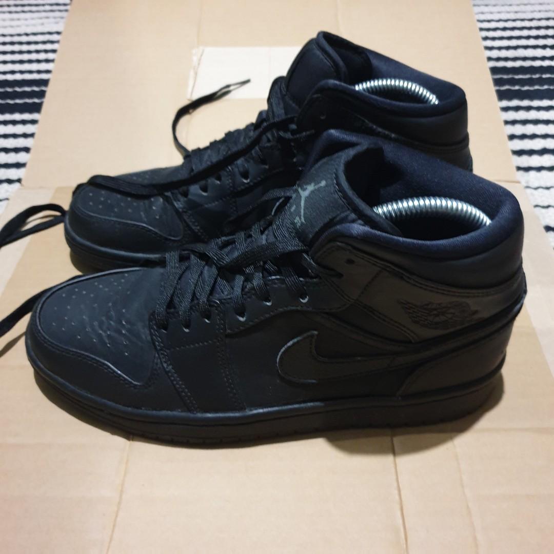 mens jordans all black