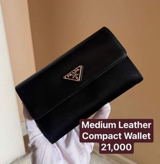 (Category: ) located in . Submitted by graciasluxurybag (Listing ID 1187071391, Image 1). Description: .