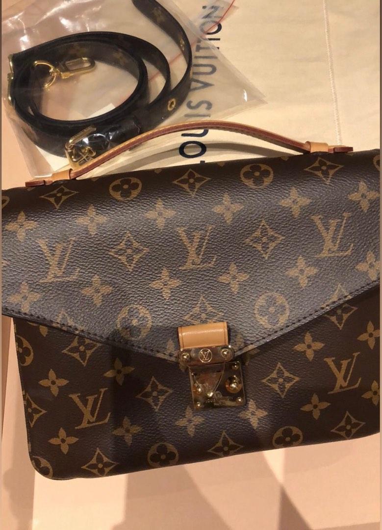 Pre Owned Louis Vuitton Pochette Metis
