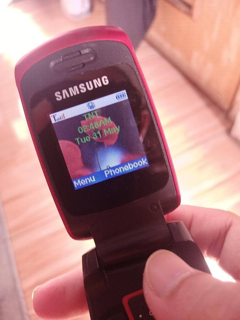 Samsung flip back up phone, Mobile Phones & Gadgets, Mobile Phones