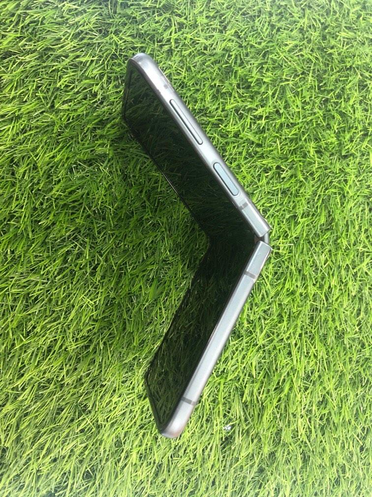 Samsung z flip, Mobile Phones & Gadgets, Mobile Phones, Android Phones