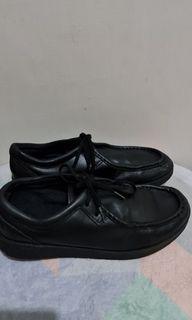 Sepatu Clarks