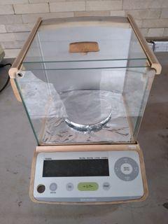 Shimadzu Weighing Scale