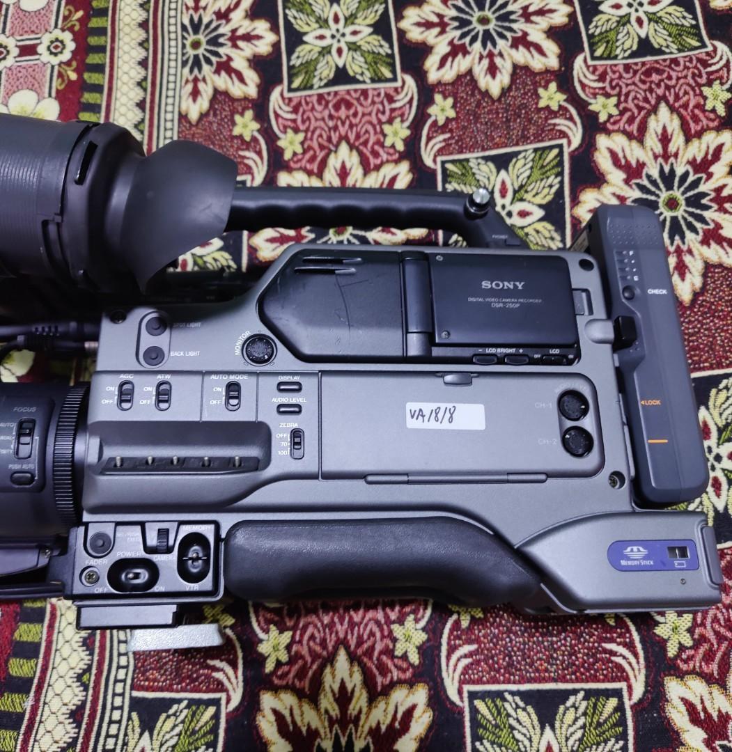 Sony DSR-250 DVCam Camcorder w/ DXF-801 Viewfinder 3CCD Lens 12x