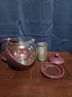 Tea Pot with Strainer