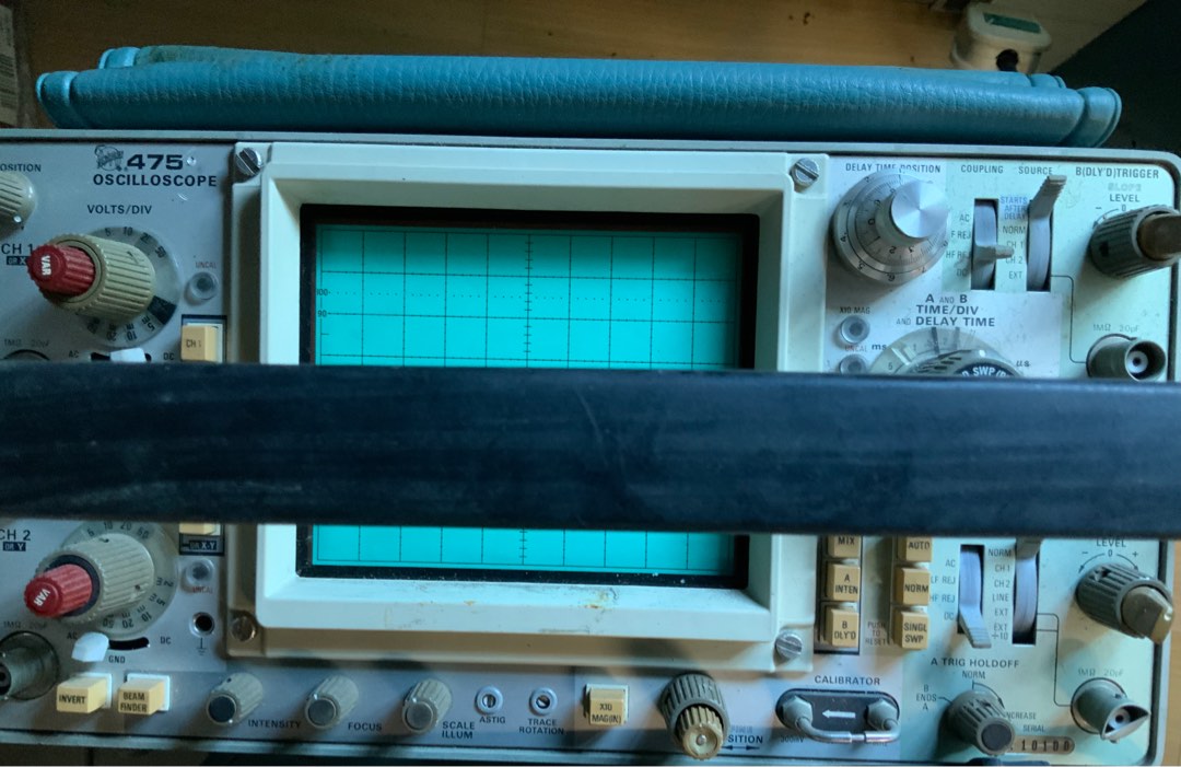 Tek 475, 100mhz oscilloscope, Health & Nutrition, Medical Supplies