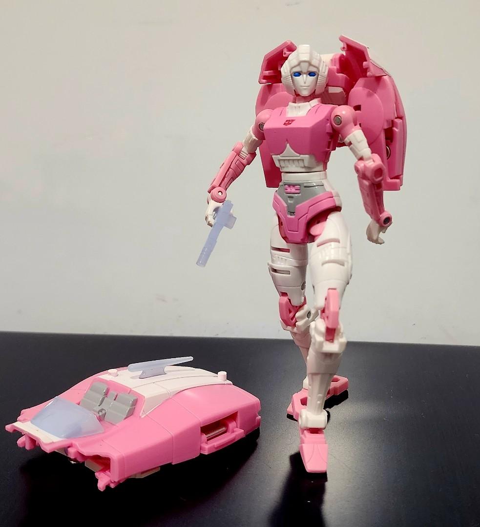 Transformers Siege Arcee, Hobbies & Toys, Toys & Games on Carousell